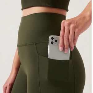 Athleta Salutation Stash 7/8 tights